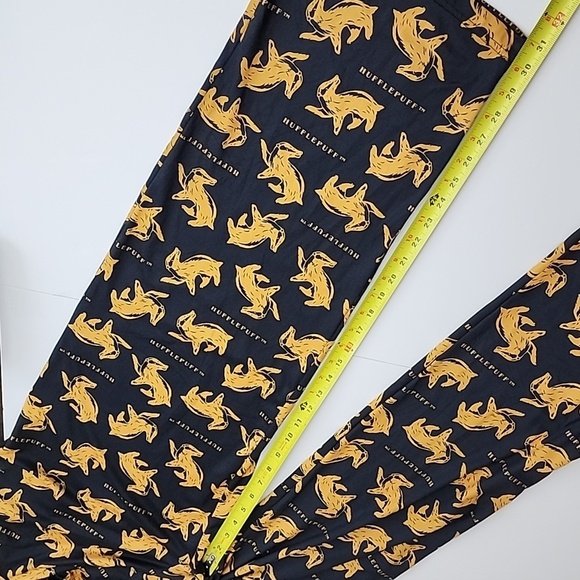Hot Topic Men's Harry Potter Hufflepuff Black Yellow Stretch Sleep Pants Size L - Picture 12 of 12